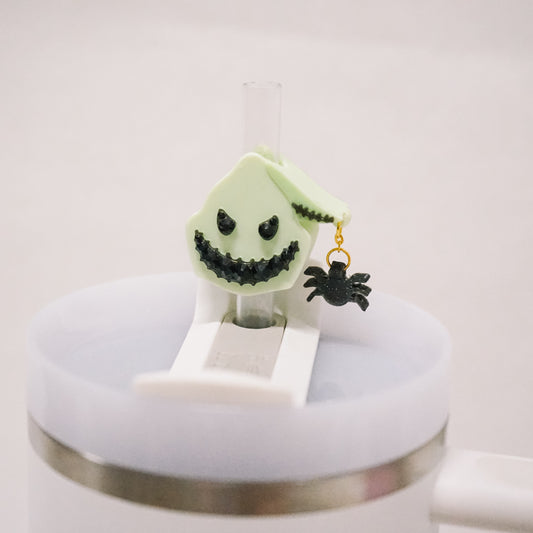 Dangling Oog Straw Charm