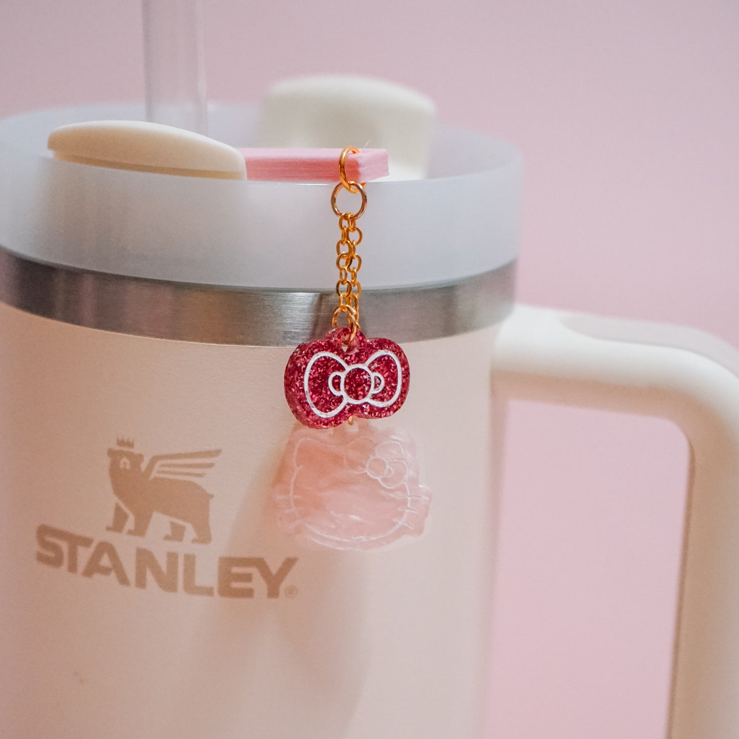 HK Straw Dangle